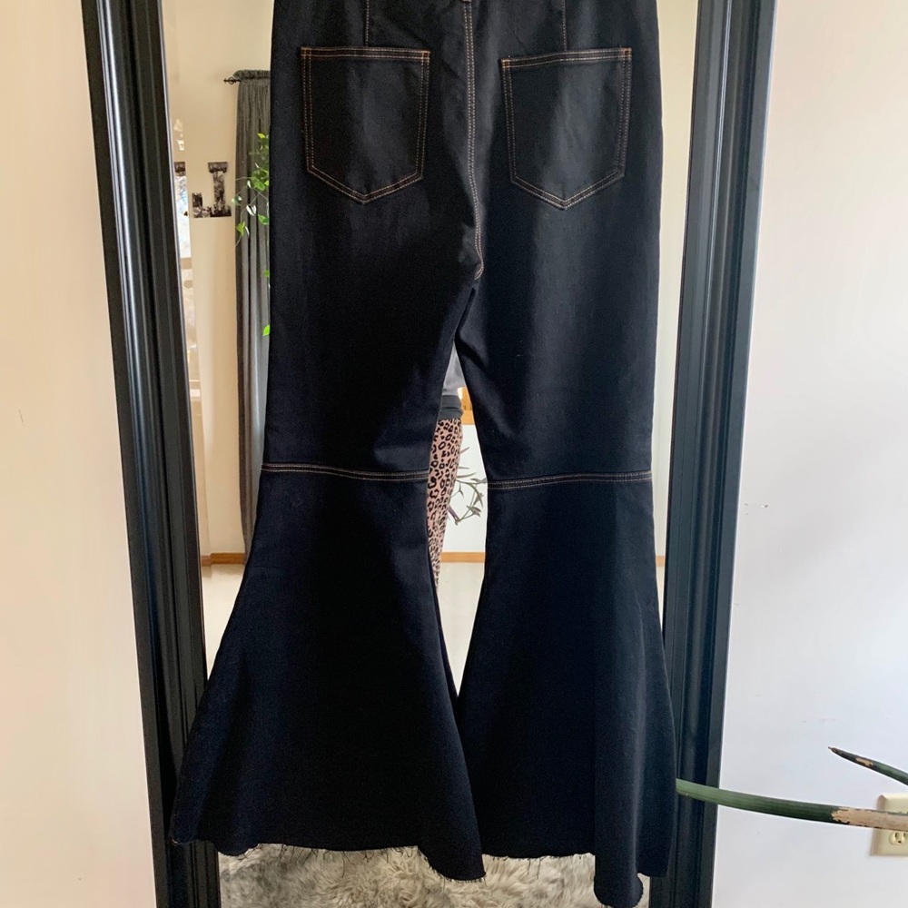 CHELSEA & VIOLET Ultra Bell High Waisted Jeans - Picture 6 of 7